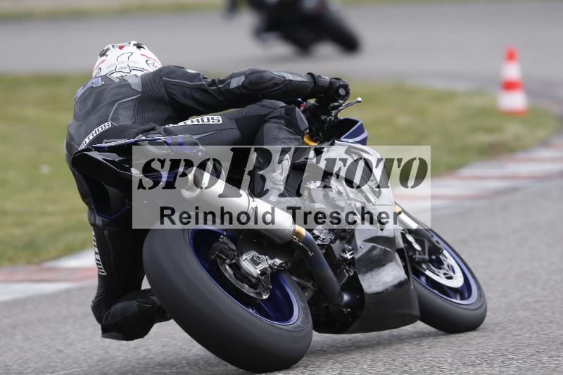 Archiv-2025/06 18.04.2025 Speer Racing ADR/Gruppe rot/backside